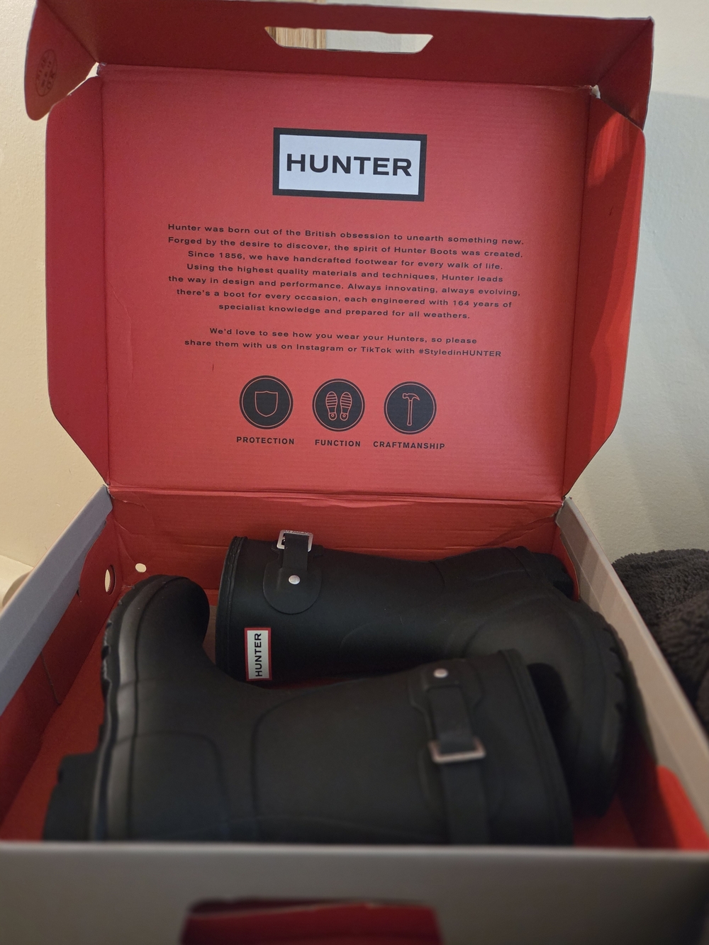 Hunter Women’s Black Short Rain Boots - Hunter